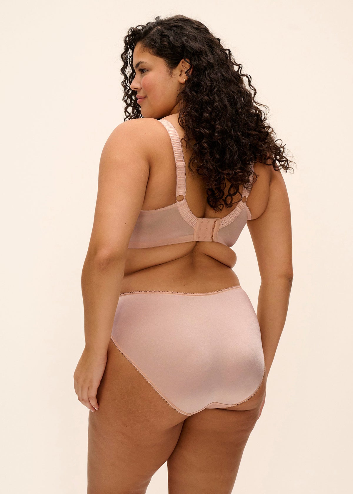 EL4035 Latte - Cate Brief