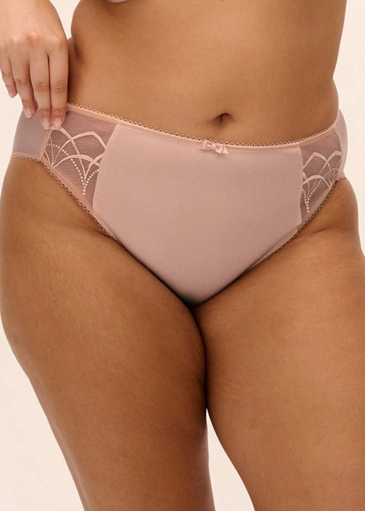 EL4035 Latte - Cate Brief