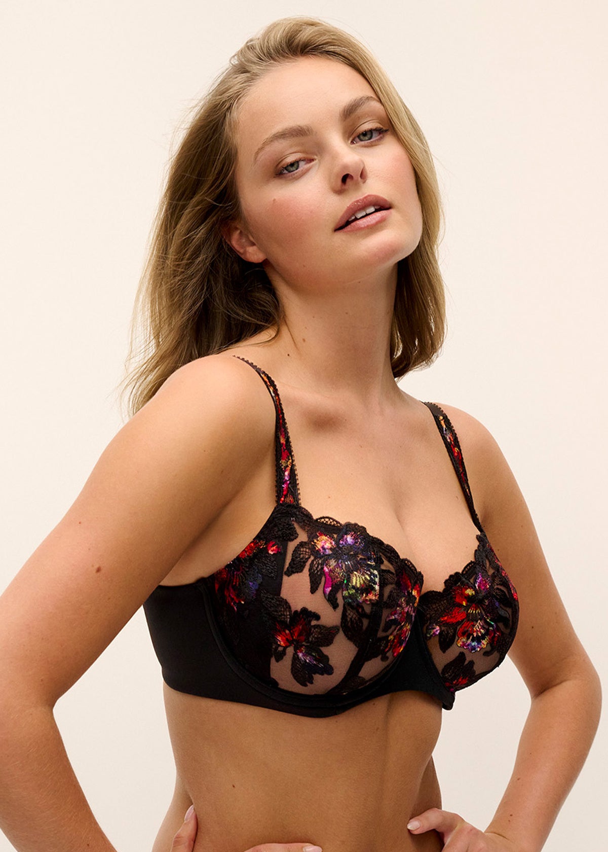 FL103407 Noir - Magdalena UW Balconette Bra