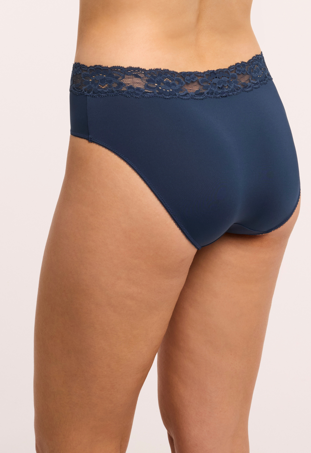 9004 Cambridge Blue - Brief