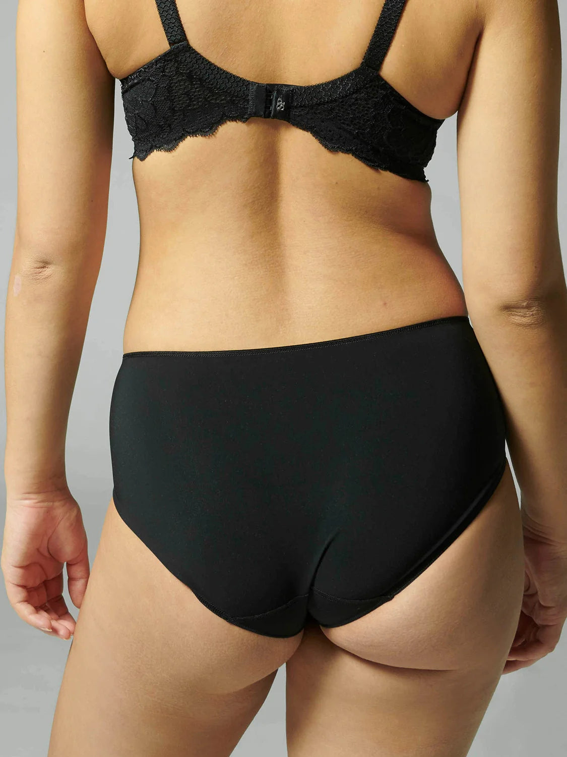 12A770 Black - Caresse High Waist Brief
