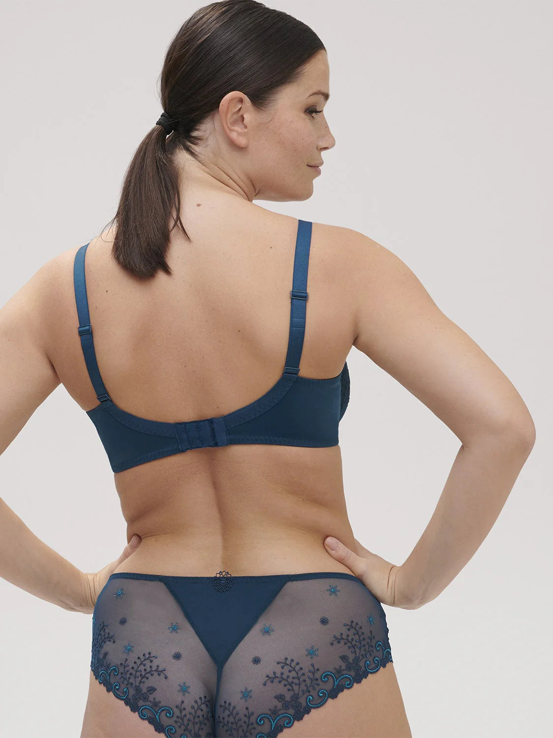 12X319 Bleu Prestige - Delice Sheer Plunge