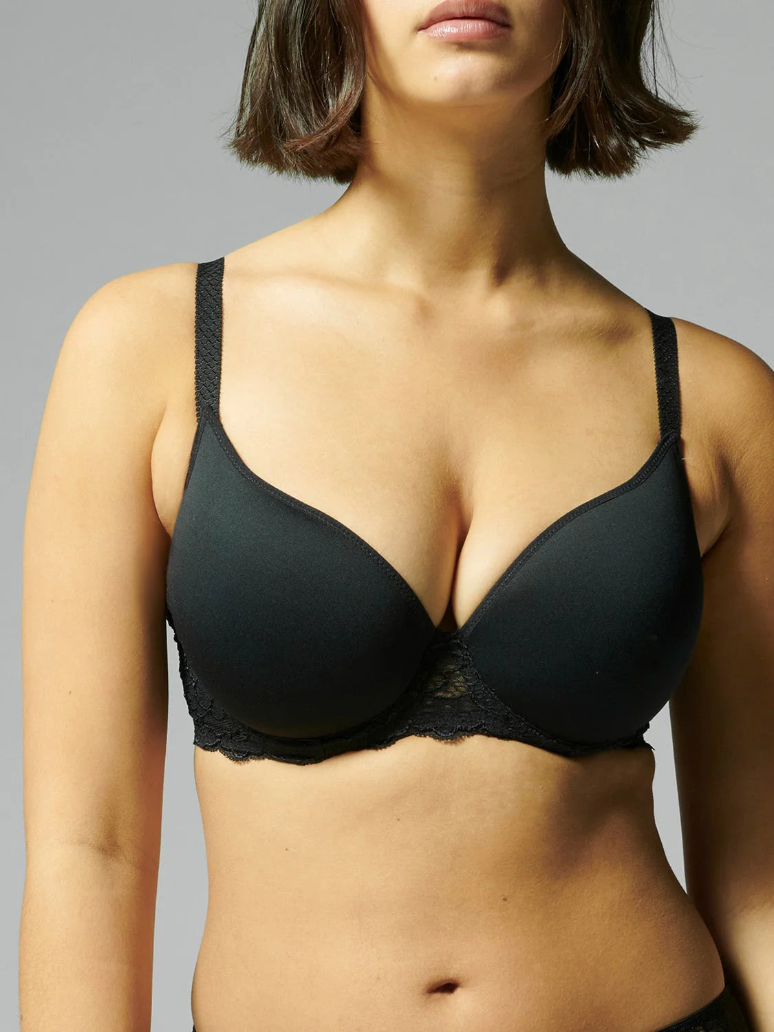 12A316 Black - Caresse 3D Plunge Bra