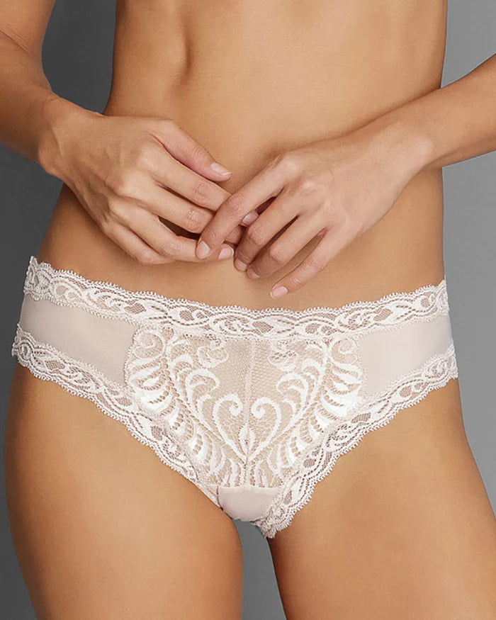 753023 Cameo Rose - Feathers Hipster