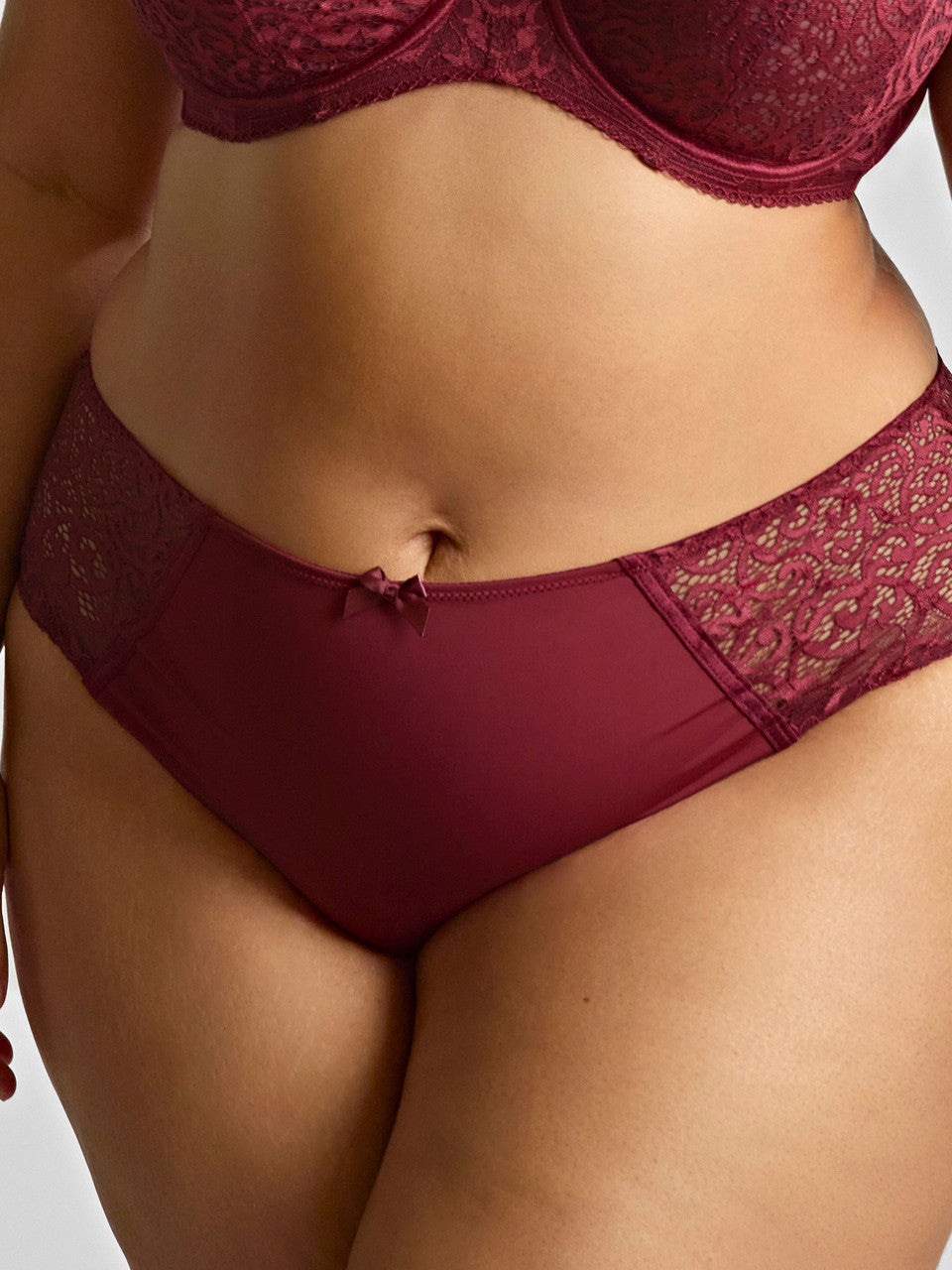 9682 Cherry Red - Estel Deep Brief